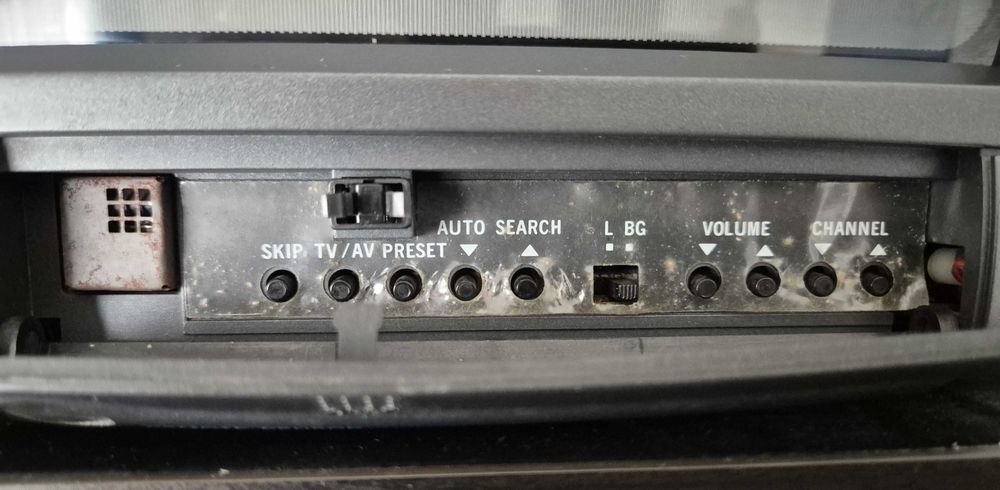 Televisão cores portátil 10" Supertech CTV-2610 M com comando