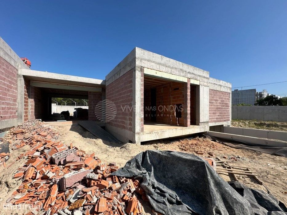 Moradia nova térrea T3+1 com piscina em São Vítor-Braga