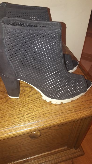 Buty  sztyblety Carinii