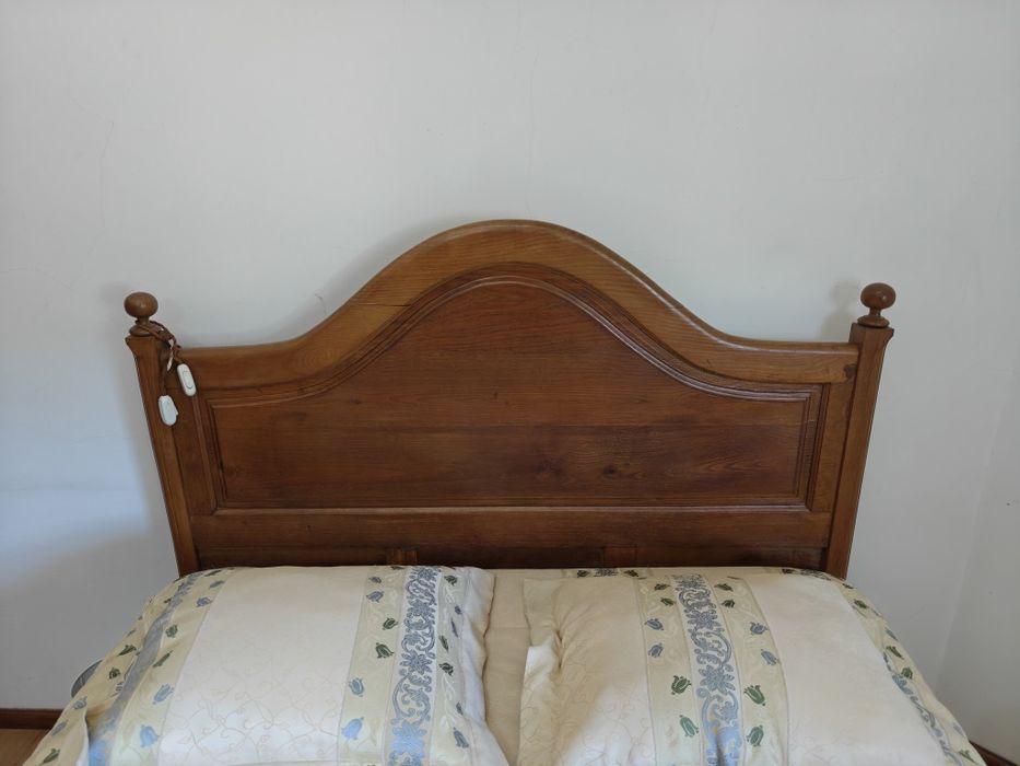 Cama de Casal com Colchão Molibel — Como Nova | 190x140 cm