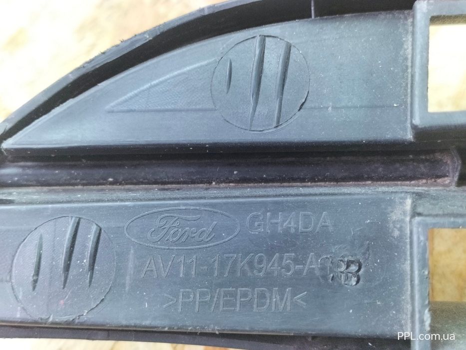 Ford B-Max 2012-2017 решетка бампера AV11-17K945-AB