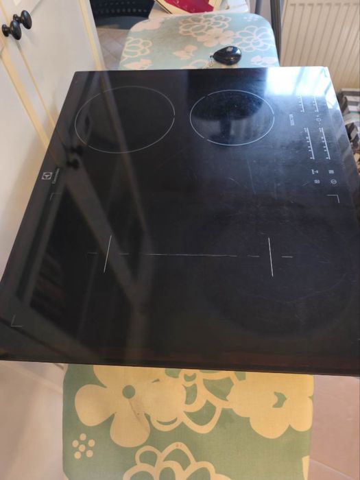 Plyta indukcyjna electrolux