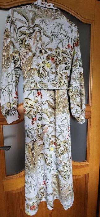 Sukienka długa z paskiem