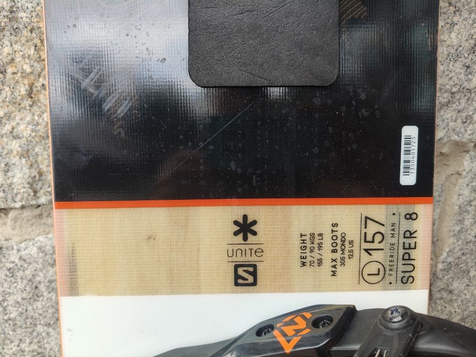 Deska snowboardowa Salomon Super 8 157 cm z wiązaniami