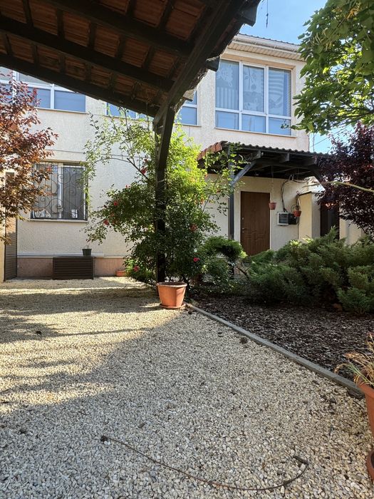 Продаю дом 2 этажа