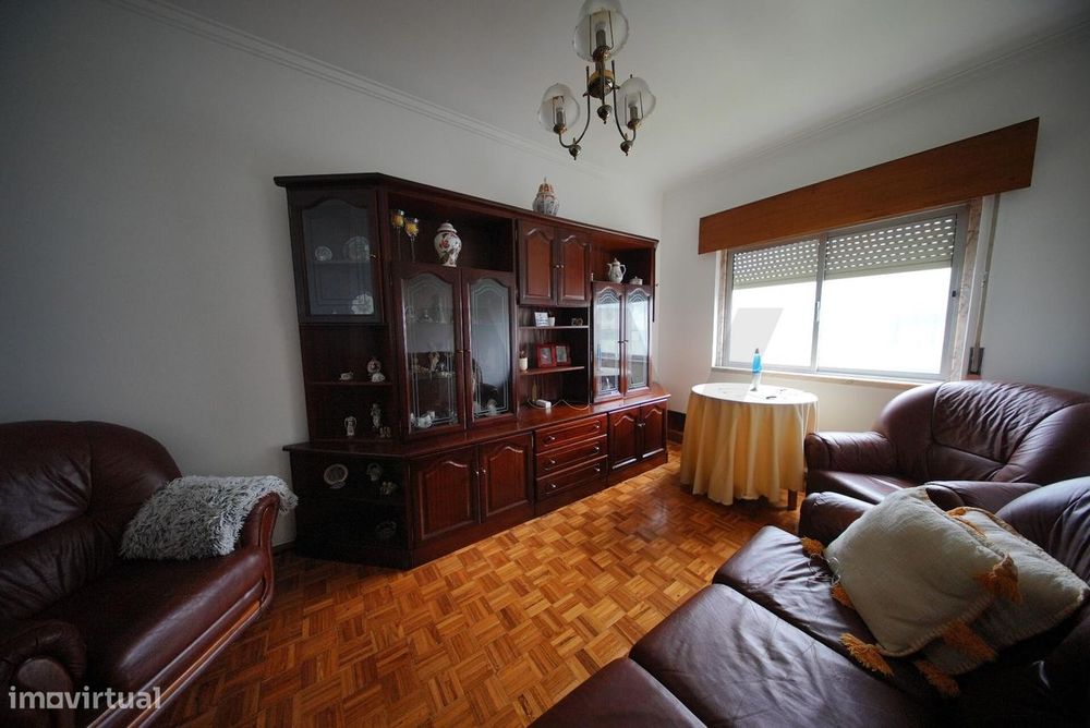 T3 com Excelentes Áreas e Grande Potencial em Barcarena/Massamá