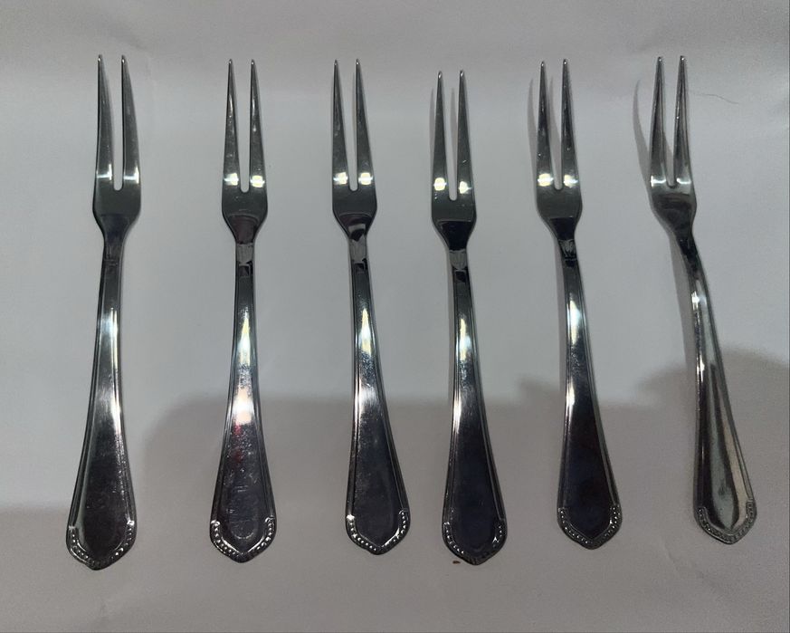 Conjunto de 12 garfos