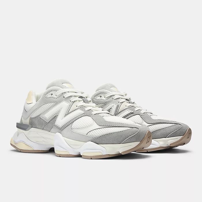 Кросівки : New Balance 9060 Оригінал U9060AUB
