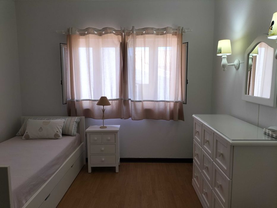 Quartos para alugar em moradia com jardim em Murches Cascais