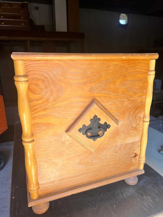 Arca/ báu em madeira