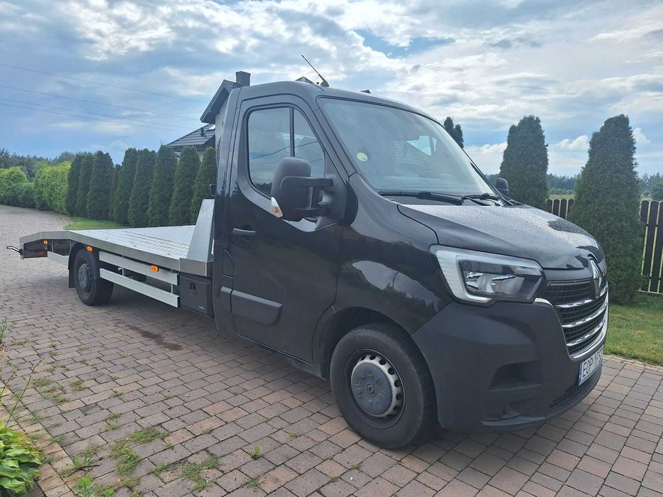 Wypożyczalnia Samochodów Busów osobowych dla niepełnosprawnych winda