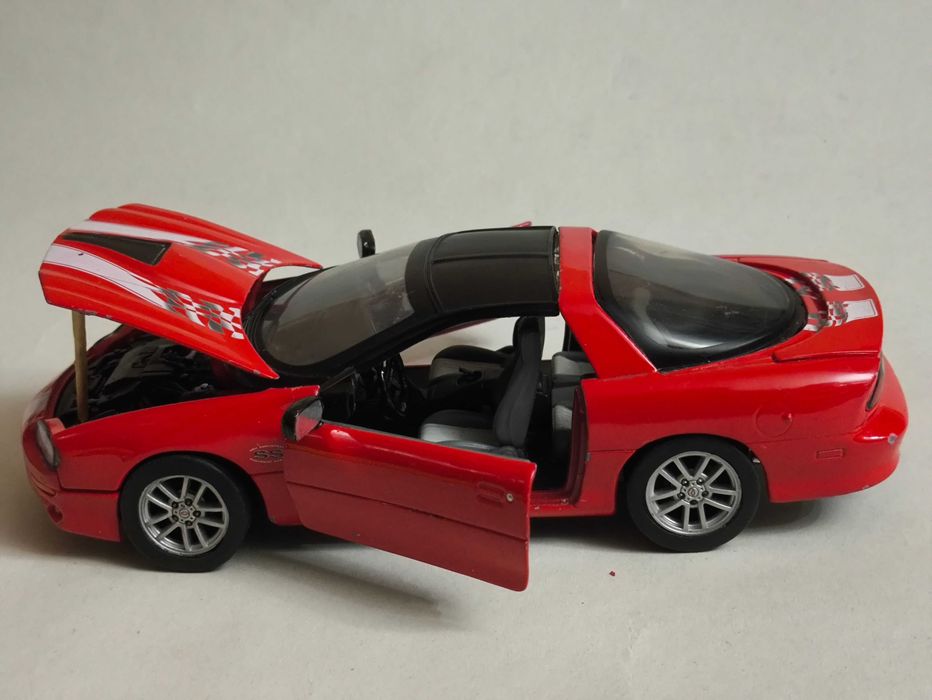 Машинка Chevrolet Camaro SS 2002 Welly 1/24