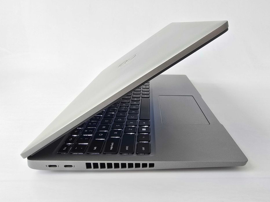 Dell Latitude 5520 I7 1185G7/Nvidia MX450/RAM 8GB/SSD 256GB/WIN 11