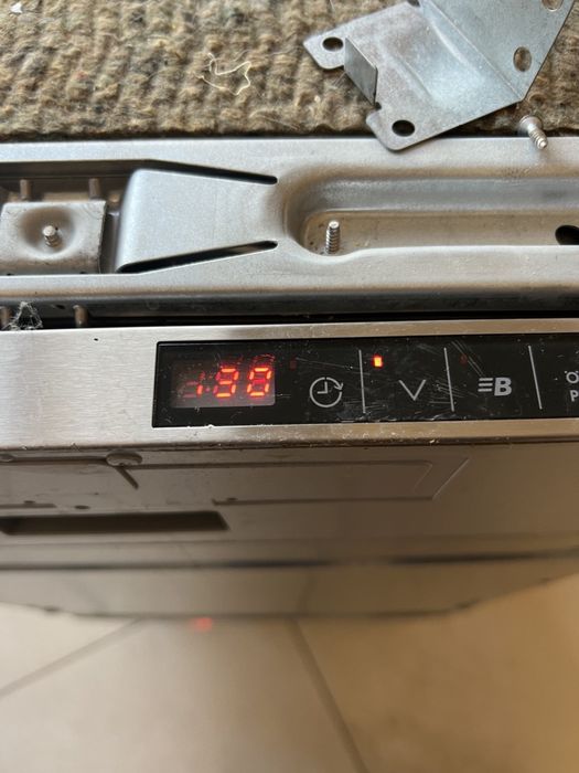 Посудомийна машина AEG F88400VI0P під ремонт