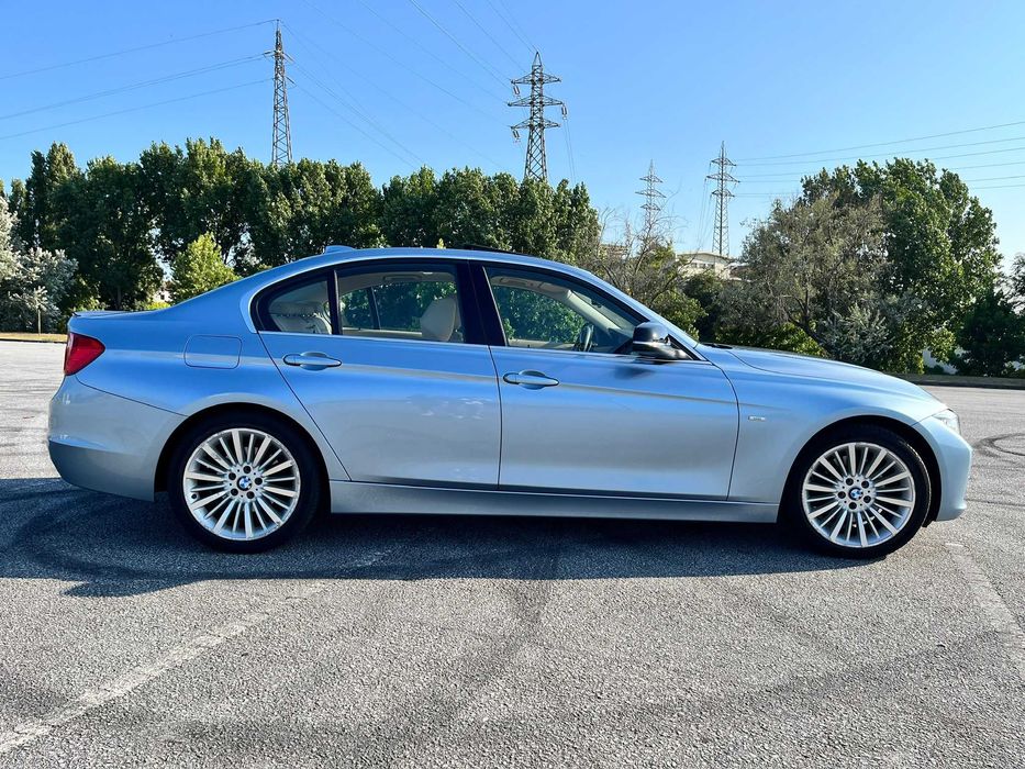 BMW 328i Auto Luxury Line