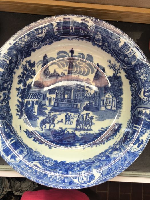 Antiga Bacia  Lavatório em Faiança — Pintado a mão