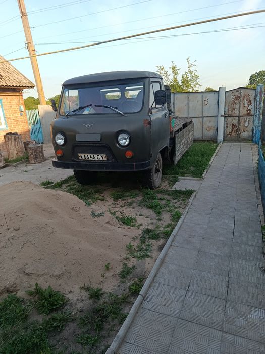Продам УАЗ бортовий