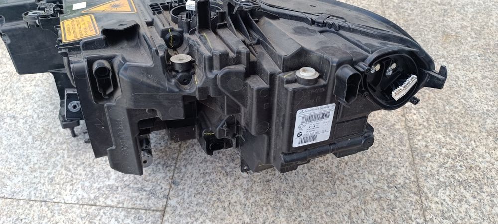 Farol Otica BMW X7 G07 laser