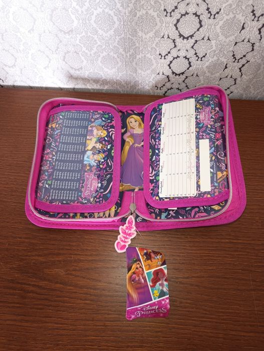 Piórnik z wyposażeniem