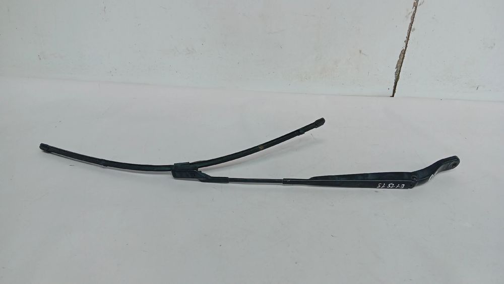 Haste / braço de escova limpa vidros frente esquerda PEUGEOT 208 II