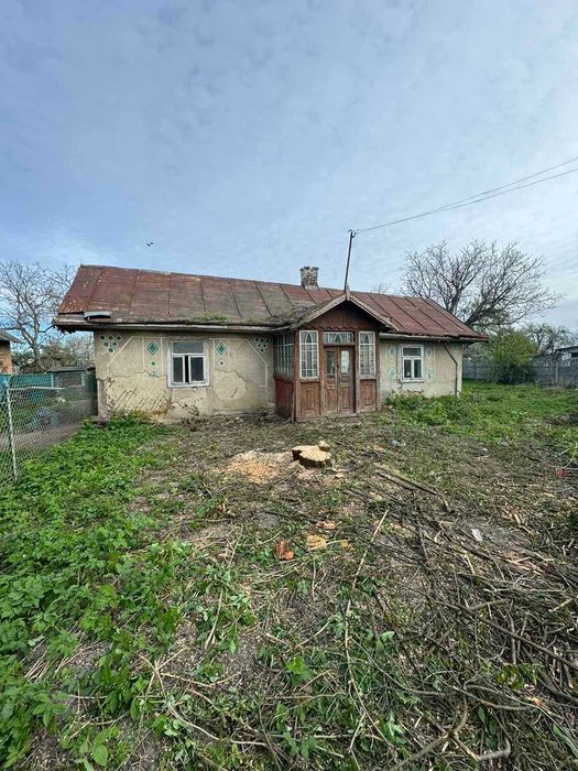 Продаж: будинок та земельна ділянка 25 сот. с. Смереків