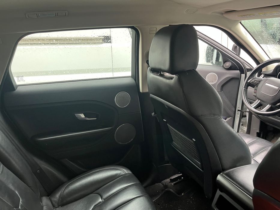 Range Rover Evoque 2.2 tração integral - estado impecável.