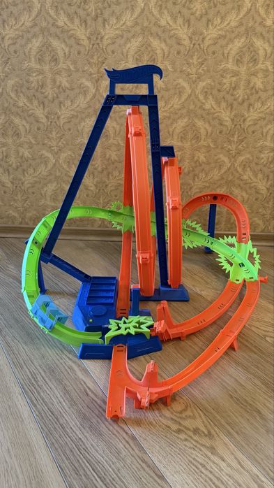 Hot Wheels великий трек для машинок автотрек з петлями
