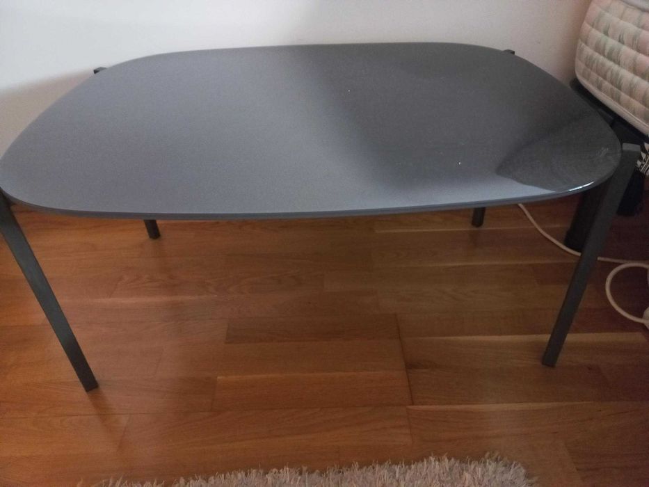 mesa de sala/quarto com tampo em vidro cinza64751303563906120