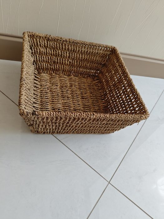 Кошик прямокутний плетений 290 × 290 × 120 мм