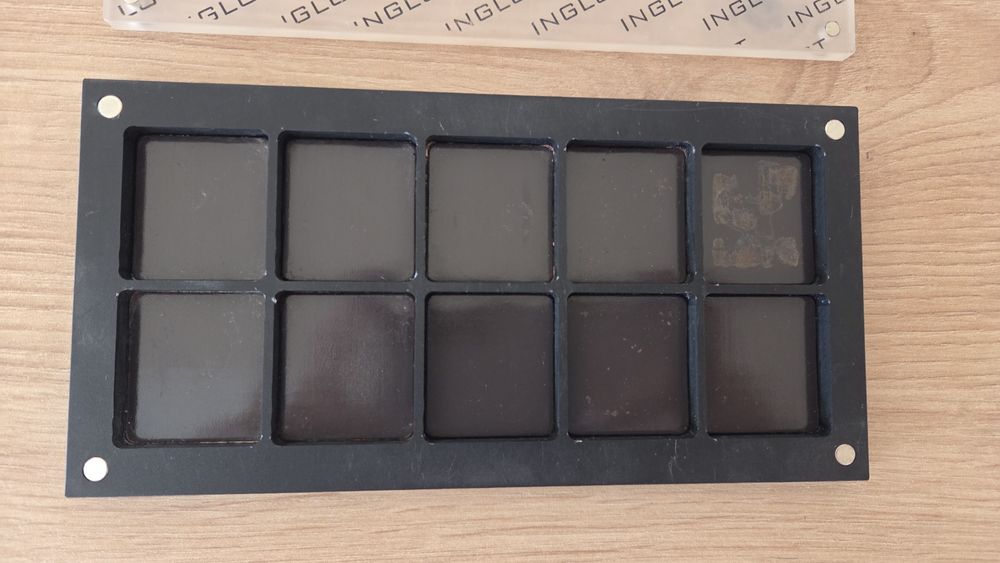 Paleta magnetyczna Inglot kasetka na cienie paletka