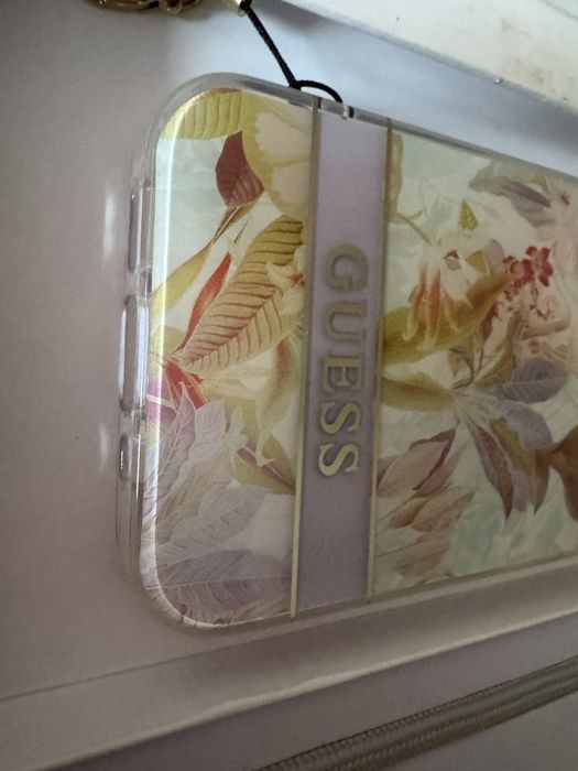 чехол Guess для iPhone 13 min. Новый!