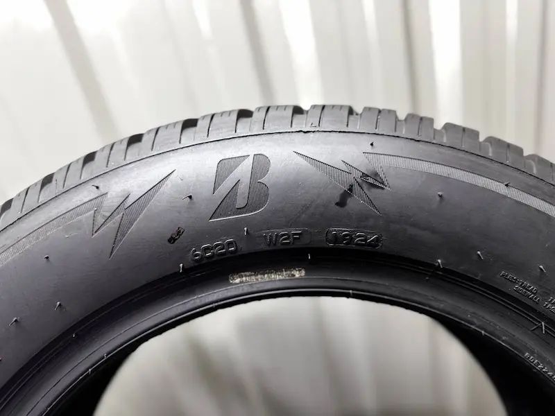 Шини бу 205 60 R16 Bridgestone Blizzak LM005