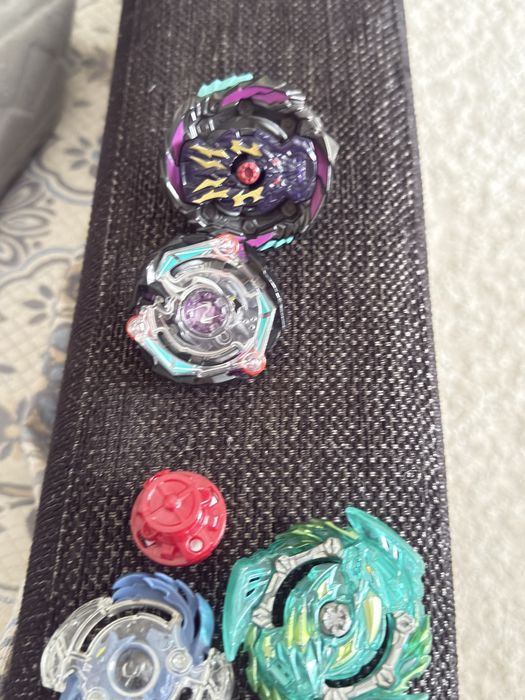 Продам оригінальні бейблейди ! Хасбро та Такара томі !