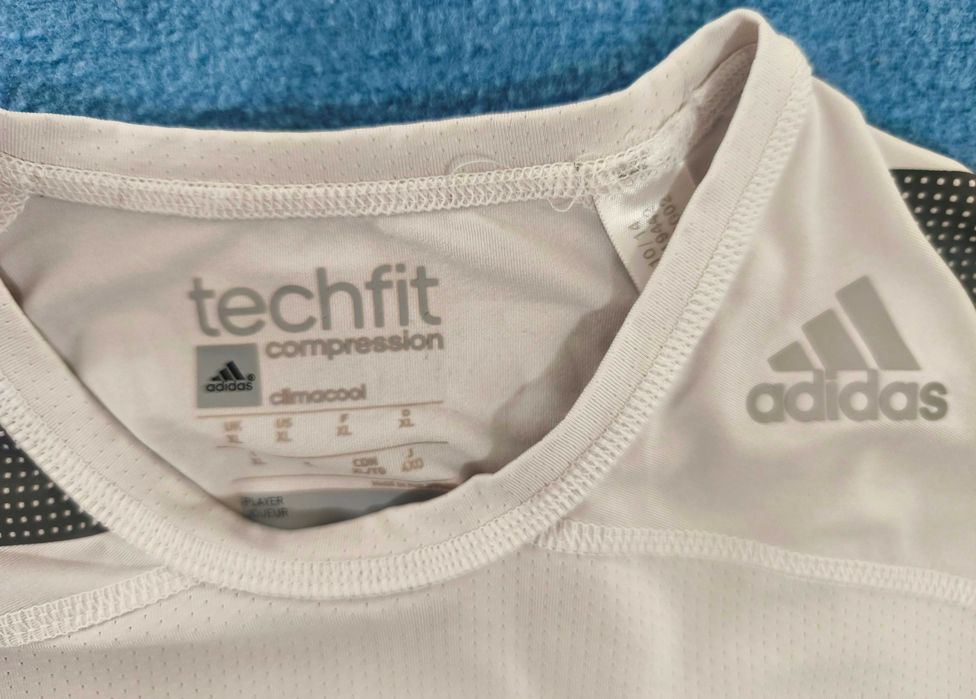 Koszulka kompresyjna marki Adidas