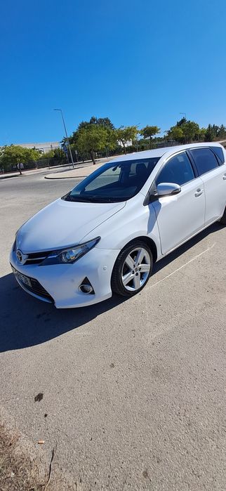 Toyota Auris 1.4-4D Exclusive Luxury (90 cv) [2014] 173 000 km — photo 4