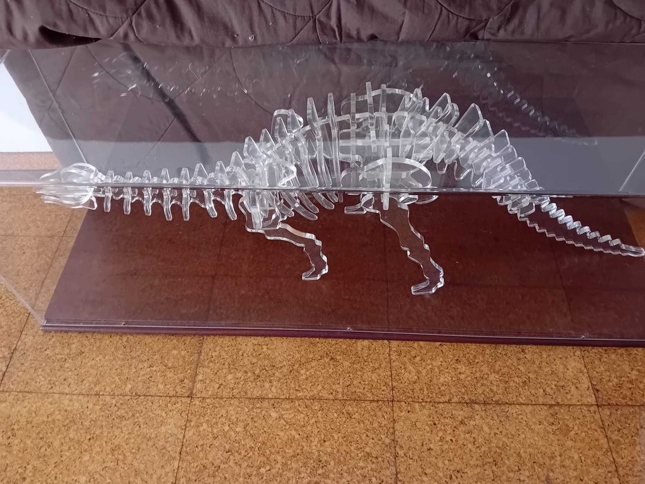 Dinossauro em Acrílico peça artesanal e única