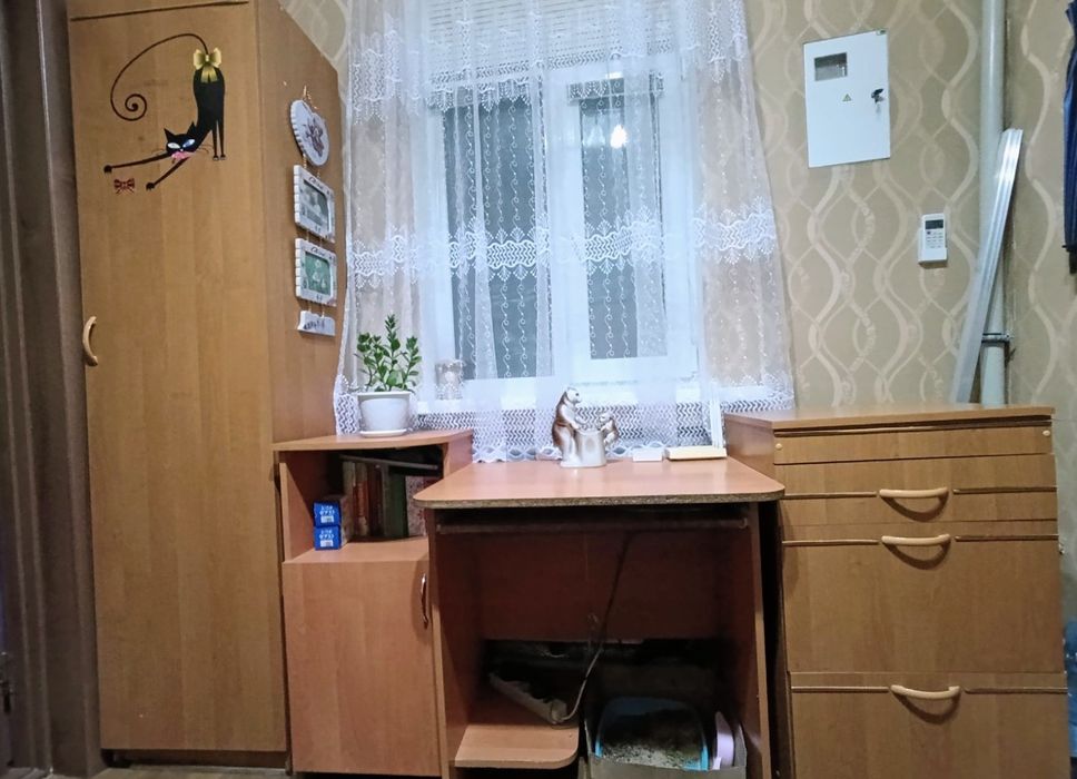 Шафа, стіл і тумба!  Терміново, не дорого!