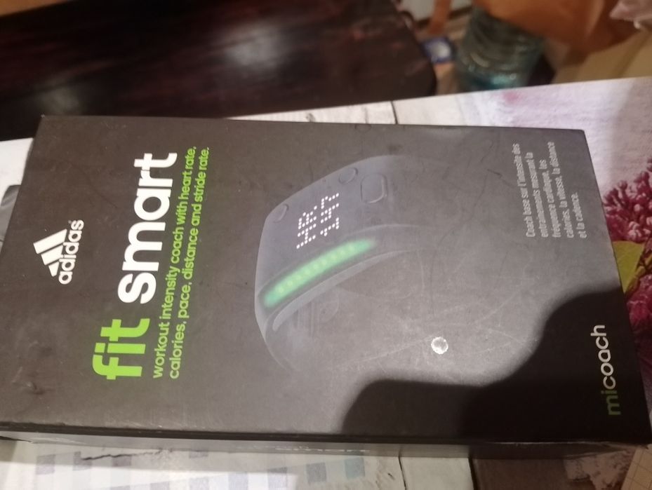 Смарт-годинник браслет Adidas miCoach Fit Smart