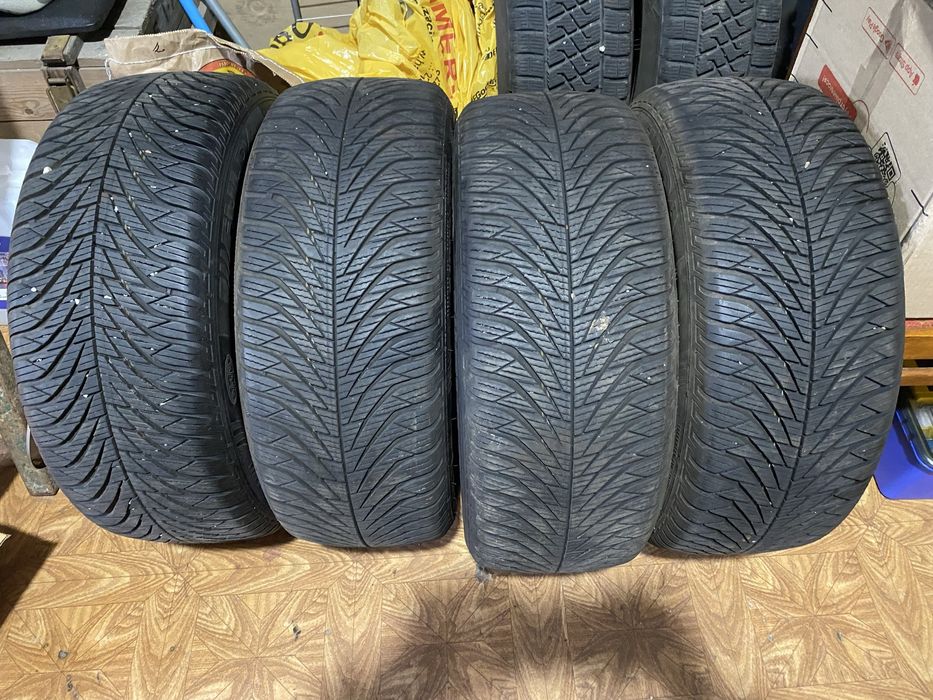 Комплект резини.