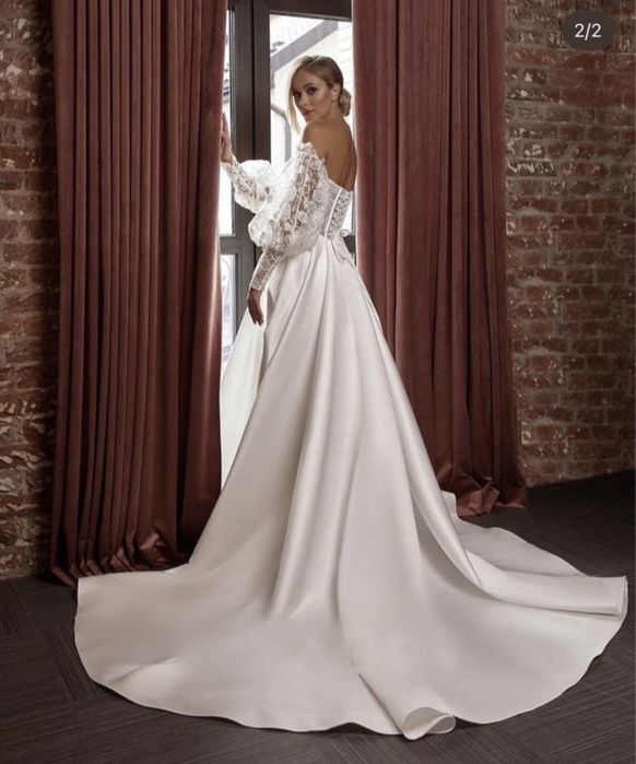 Весільна корсетна сукня