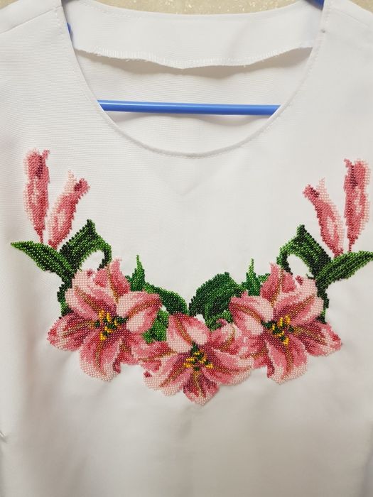 Продам вишиванку з бісеру