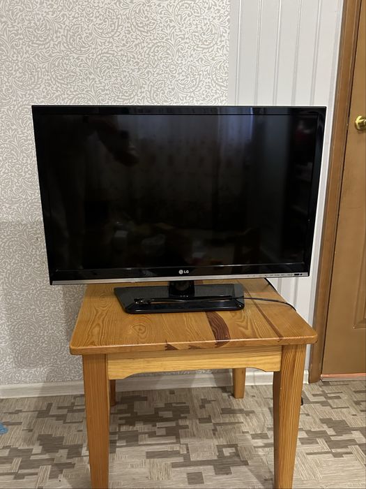 Продам телевизор LG 32”