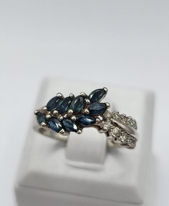 Золотое кольцо с бриллиантами