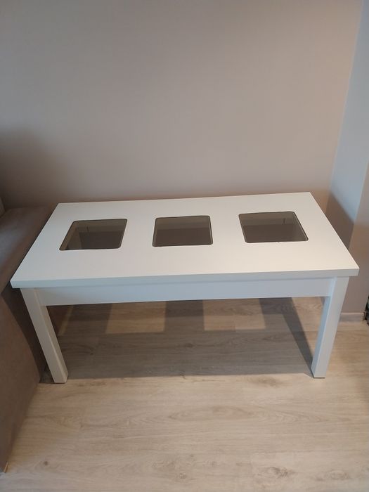 Ława biała ze szklanymi szybkami