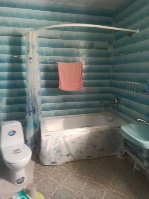 Продаж 147м будинку+будиночок для батьків з газовим опаленням.