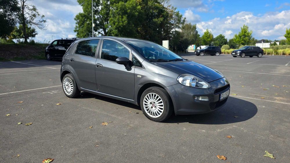 Fiat Punto 1.4, rocznik 2012