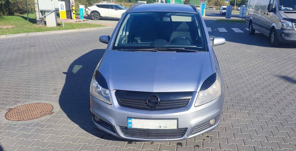 Opel zafira 1.8 бензин 141к.с.