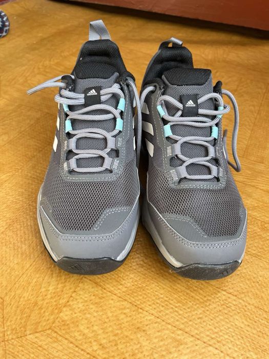 Кроссовки adidas