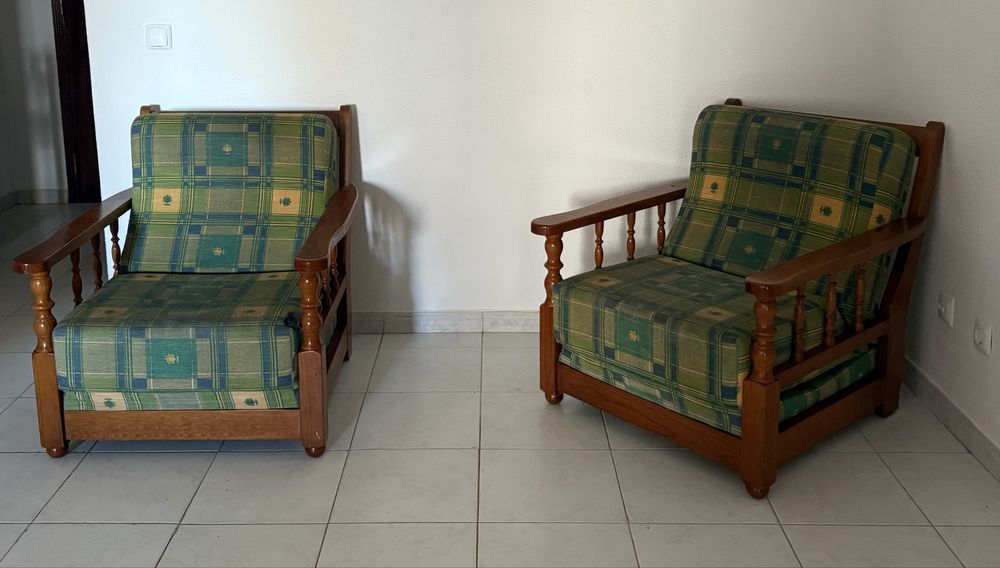 Vendo sofa e dois cadeirões