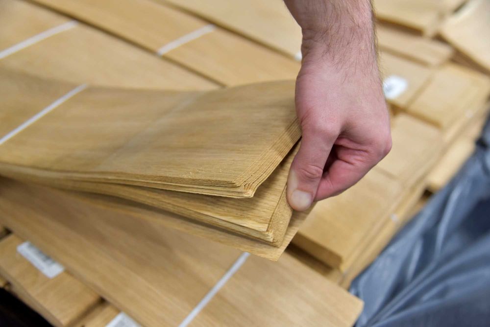 Шпон Дуб (дубовый) струганий товщина: 0,6-2,5 мм А/АВ/В/ВС в наявності